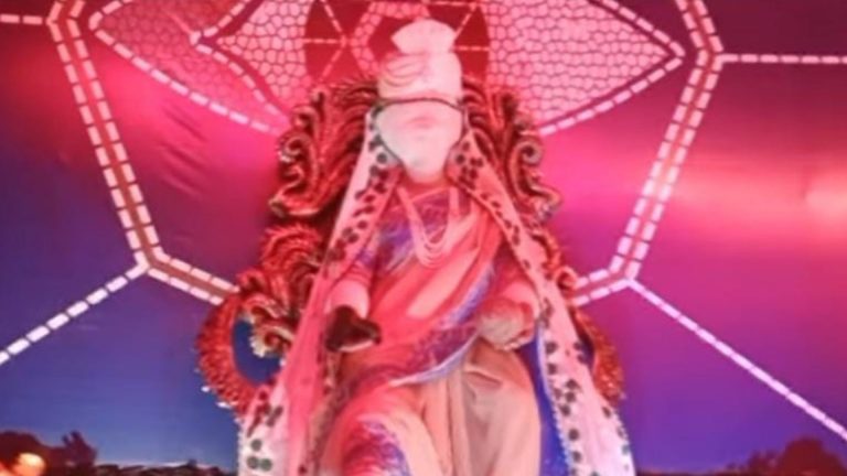 mamata banarjee symbolic statue