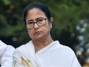 Suvendu on Mamata: 'ক্রিয়ামন্ত্রী ও মূর্খমন্ত্রী' উভয়ের কাছেই জনগণ অব্যাহতি চাইছেন!' অরূপ-মমতার চিঠি পোস্ট করে কটাক্ষ শুভেন্দুর* 2 Suvendu on Mamata