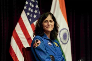অবসর নিলেন মহাকাশচারী সুনীতা উইলিয়াম ! (Sunita Williams space journey) দীর্ঘ ২৭ বছরের কর্মজীবনের সমাপ্তি মার্কিন নভশ্চর 2 Sunita Williams