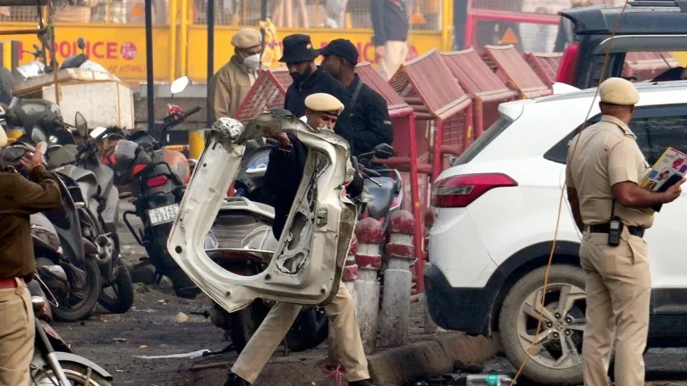 Red Fort suspicious car