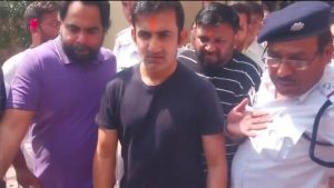 Gautam Gambhir seeks blessings