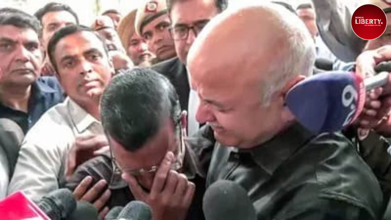 Arvind Kejriwal Holi Celebration (Kejriwal and Sisodia Get Relief)