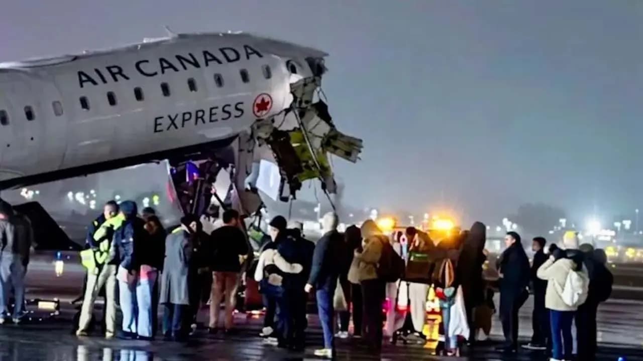 CRJ-900 aircraft crash