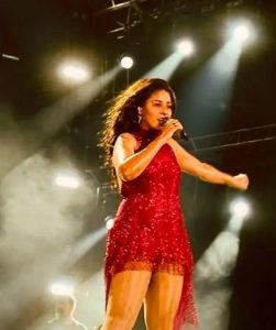 Kolkata live concert Sunidhi Chauhan