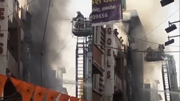 Delhi building fire