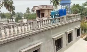 ED Raid in Kandi : ২.৫ কোটির নির্মাণ ঘিরে প্রশ্ন, কান্দির জেমো বিশ্বাসপাড়ায় ডিসি শান্তনু সিনহা বিশ্বাসের বাড়িতে ইডির হানা 2 ED Raid in Kandi