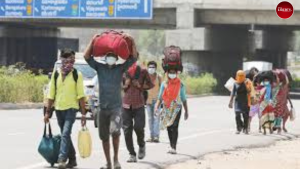 BJP Worker Returns Home: ৩৩ বছর পর নিজের ঘরে ফিরলেন ঘরছাড়া বিজেপি কর্মী, বরণ করলেন ইন্দাসের বিজেপি বিধায়ক নির্মল কুমার ধাড়া 2 BJP Worker Returns Home