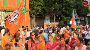 BJP Worker Returns Home: ৩৩ বছর পর নিজের ঘরে ফিরলেন ঘরছাড়া বিজেপি কর্মী, বরণ করলেন ইন্দাসের বিজেপি বিধায়ক নির্মল কুমার ধাড়া 3 BJP Worker Returns Home