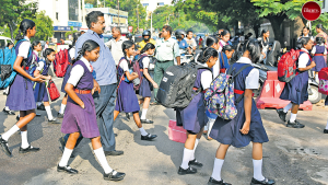 West Bengal Education Reform: শৈশবকে মুক্তি! বইয়ের বোঝা কমিয়ে জীবনমুখী শিক্ষার নয়া দিশা সরকারের 2 West Bengal Education Reform