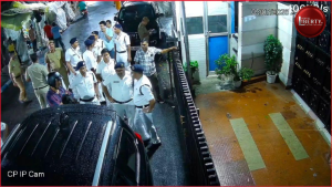 Baruipur Incident: বারুইপুর কাণ্ডে ‘মৃতদেহ রাজনীতি’র ছক? অশান্তি এড়াতে মমতাকে কড়া নিরাপত্তায় ঘিরল পুলিশ 3 Baruipur Incident