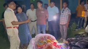 TMC Leader: প্রাক্তন তৃণমূল বিধায়কের কার্যালয় থেকে সরকারি ত্রাণ উদ্ধার 2 TMC Leader