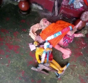ভাঙচুর প্রতিমা